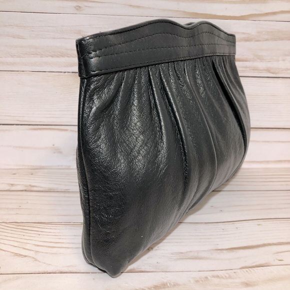 Vintage 80’s Ande Black Leather Clutch/Crossbody Gold Chain Strap - Picture 9 of 11